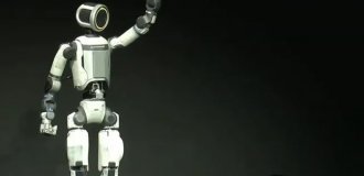 Новий робот Atlas (4 фото + відео)