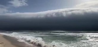 Huge Tsunami Cloud in Portugal (3 photos + 2 videos)
