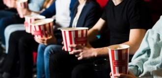 A Man Sued a Movie Theater for an Ad That Was Too Long and Won the Case (2 photos)