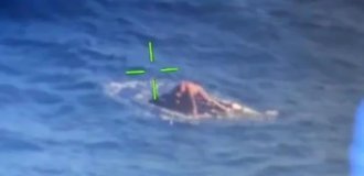 A man drifted for three days on a jet ski at sea (3 photos + 1 video)