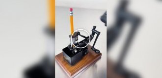 1907 Angell pencil sharpener in action