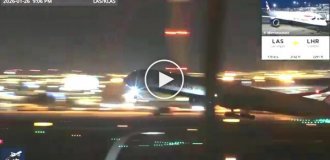 У самолета отвалилось колесо во время взлета