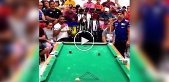 Бразильский игрок в бильярд Байанинью де Мауа нанес потрясающий удар