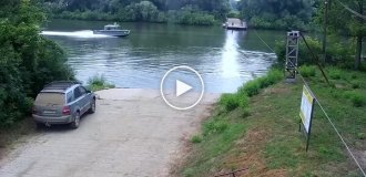 A boat at high speed crashed into a cable and capsized in Hungary