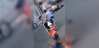 Мгновенная реакция: мужчины ловят детей в самых опасных моментах