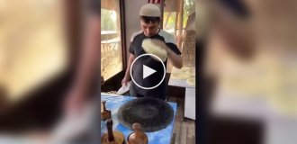 Знаменитая узбекская праздничная лепешка