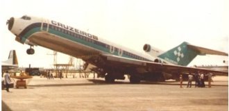 Почему перестали ставить двигатели на хвост самолета? (5 фото)