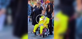 В Нью-Йорке проходит самый милый хэллоуинский парад