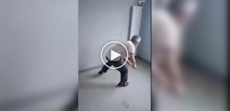 Будівельник розібрав виконаний ним ремонт через невиплату зарплати