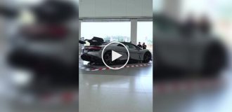 Chinese supercar Yangwang U9 can jump