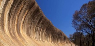 Хвиля зі скель: як в Австралії з'явилася дивна гора (4 фото)