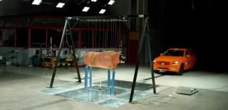 Volvo рассказала про манекен лося, который используют в краш-тестах (3 фото)