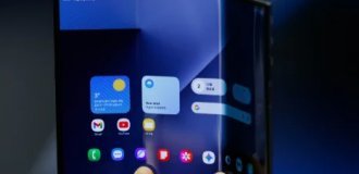 Samsung анонсировал трифолд (3 фото)