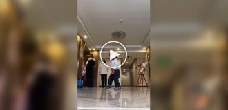Маленькая легенда брейк-данса: крутые трюки юного танцора