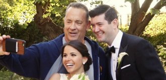 Actor Tom Hanks spoke about his habit of “breaking into” other people’s weddings (9 photos + 2 videos)
