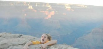The most ridiculous vacation photos that simply shouldn't exist (20 photos)