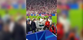 A fan tried to parachute on Cristiano Ronaldo