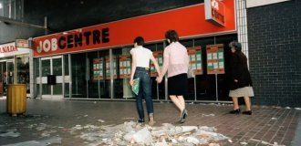 Как жил Ливерпуль в начале 80-х: откровенные фото скандального фотожурналиста Мартина Парра (30 фото)