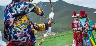 Необычная свадебная традиция: три стрелы в невесту (6 фото)