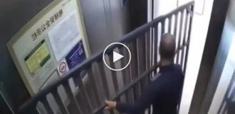 Китаец случайно замуровал себя в лифте с решеткой