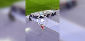 A respectable jump of a Paralympian