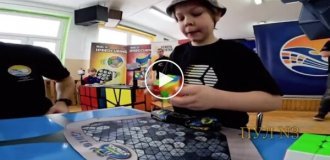 Девятилетний мальчик побил мировой рекорд по сборке кубика Рубика
