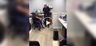 Забавный розыгрыш на работе