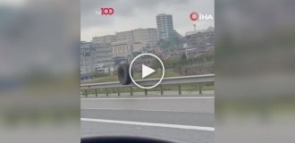Колесо от фуры отправилось в полет