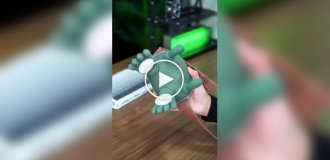 Китайцы сделали массажер для шеи с лапками