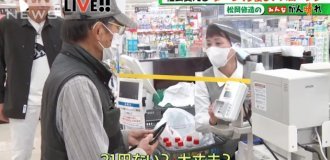 Super slow grocery checkout makes the Japanese feel alive again (5 photos + 1 video)