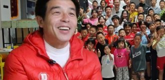 Китайский «суперпапа» усыновил почти 300 детей, поселив их в Доме мечты (4 фото)