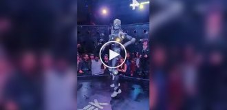 Блогер проиграл в схватке с роботом