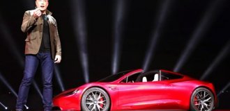 Вклад ютубера MKBHD в размере 50 тысяч долларов за Roadster сегодня превысил бы миллион, если бы он инвестировал в акции Tesla (2 фото)