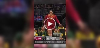 115-кілограмова баскетболістка, що змітає будь-які перешкоди на своєму шляху