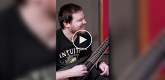 Как звучит гитара с вращающимся грифом