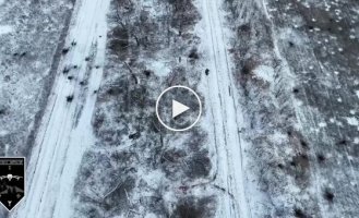 Ukrainian drones drop FOGs on Russian military personnel in the Bakhmut direction