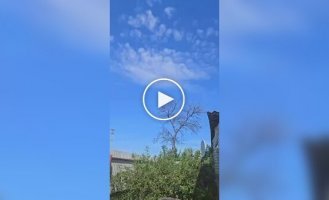 Украинские защитники на фронте получают паски с помощью дронов
