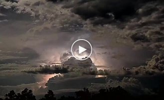 Mesmerizing time-lapse of a storm in Western Australia