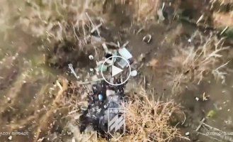 An occupier takes off ten meters after being dropped from a drone in the Toretsk direction