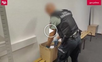 Пассажир пытался провезти более 15 кг человеческих волос