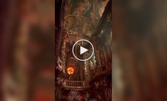 Реальність або нейромережа: дивовижна церква Святого Іоанна Непомука