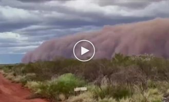 В Австралії потужна піщана буря накрила золоту шахту