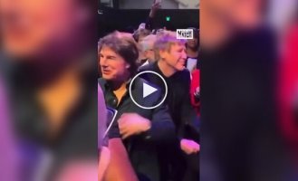 Том Круз зажигает