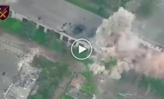 Наши артиллеристы уничтожили три гаубицы - Д-30, Д-20 и 2А65, которыми россияне обстреливали мирное население