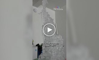 Все покрыто льдом: экономия на отоплении обернулась катастрофой для владельца квартиры