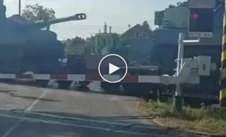 Italian self-propelled howitzers M109L on the way to Ukraine