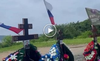 Всі російські прапори були пошкоджені на цвинтарі ПВК Вагнера в Росії, вбитих в Україні