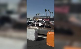 Plymouth с мотором за спиной водителя