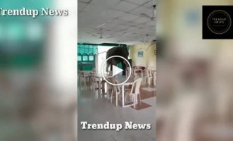 В Индии голодный слон совершил набег на столовую