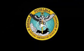 Окупант розповідає своєму товаришу про велику кількість загиблих, тіла яких лежать на кожному кроці